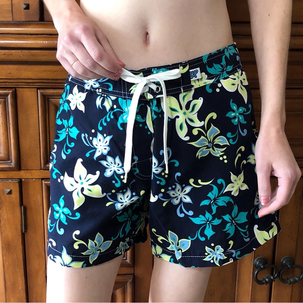 EUC Xelosette board shorts